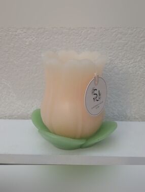 Tulip Candle